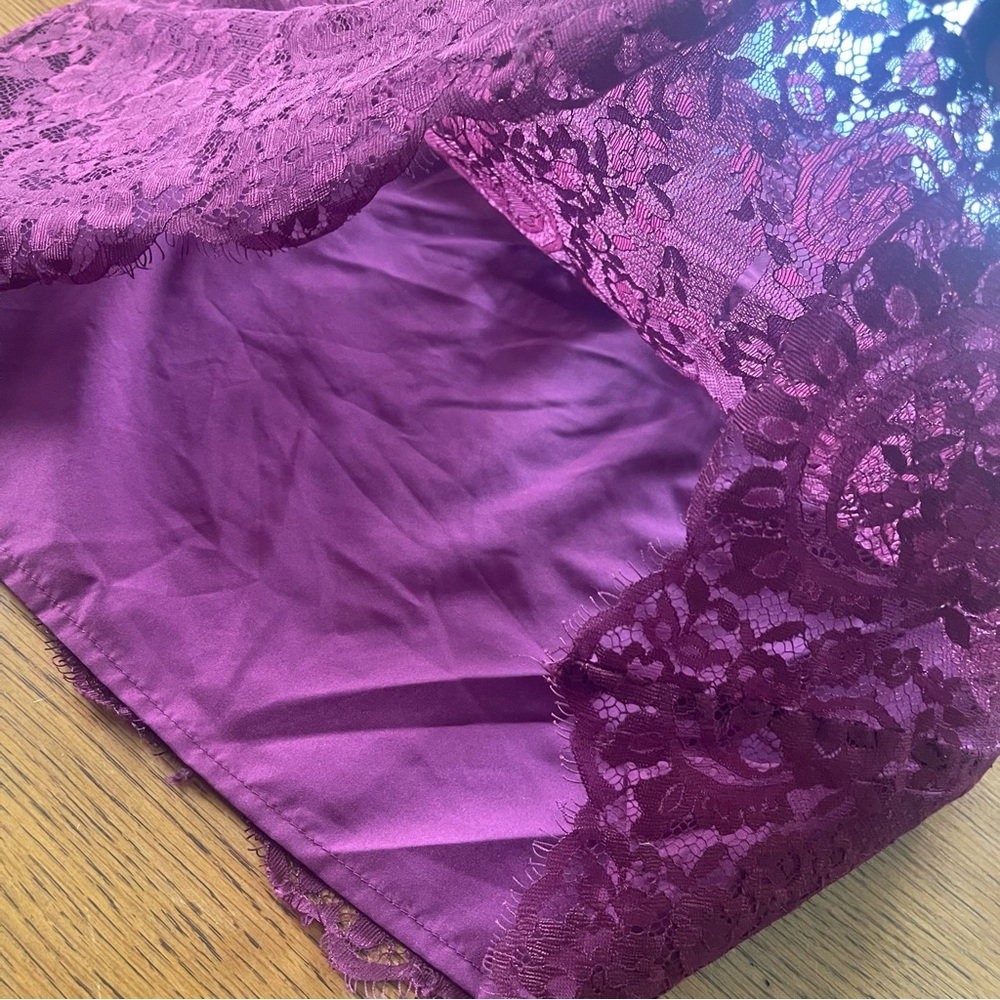 Cupcakes and cashmere Davey layered bell sleeve wine lace top M - Picture 11 of 15